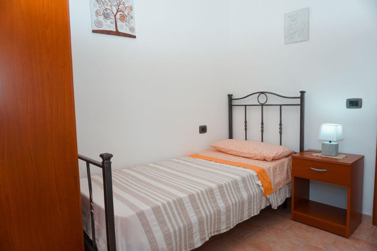 蒙塔莱格罗Il Casale Di Bovo Marina别墅 客房 照片